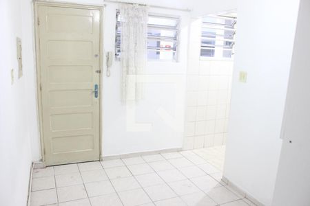 Cozinha de apartamento para alugar com 1 quarto, 32m² em Centro, São Vicente