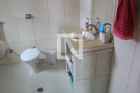 Casa à venda com 300m², 3 quartos e 2 vagasBanheiro da Suíte 1