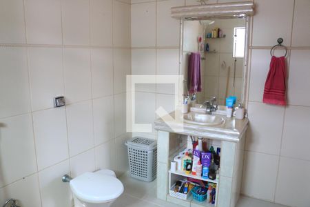 Casa à venda com 300m², 3 quartos e 2 vagasBanheiro da Suíte 1