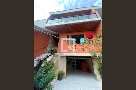 Casa à venda com 300m², 3 quartos e 2 vagasFachada