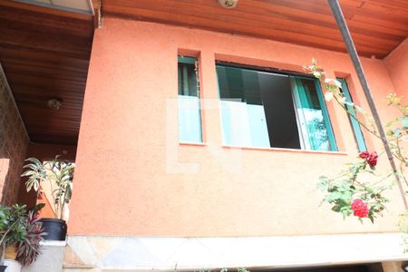 Casa à venda com 300m², 3 quartos e 2 vagasEntrada