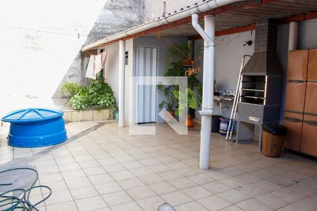 Casa à venda com 150m², 2 quartos e 2 vagas Casa à venda com 150m², 2 quartos e 2 vagasQuintal