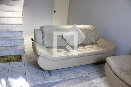 Casa à venda com 150m², 2 quartos e 2 vagas Casa à venda com 150m², 2 quartos e 2 vagasSala