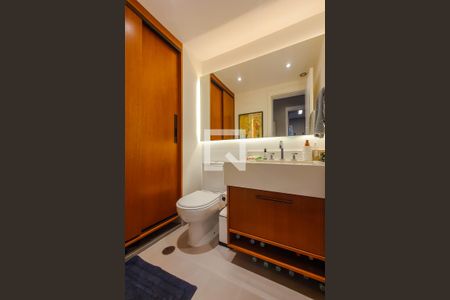 Apartamento à venda com 102m², 2 quartos e 2 vagasBanheiro 