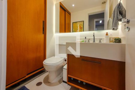 Apartamento à venda com 102m², 2 quartos e 2 vagasBanheiro 