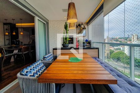 Apartamento à venda com 102m², 2 quartos e 2 vagasVaranda