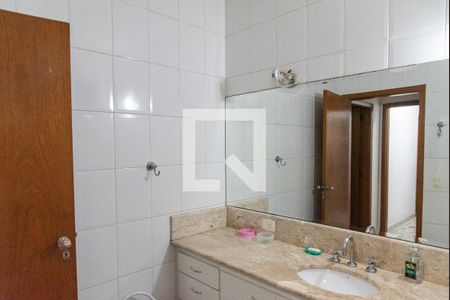 Casa à venda com 440m², 5 quartos e 2 vagasBanheiro da suíte 2