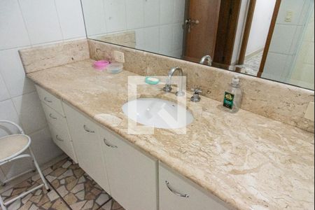 Casa à venda com 440m², 5 quartos e 2 vagasBanheiro da suíte 2