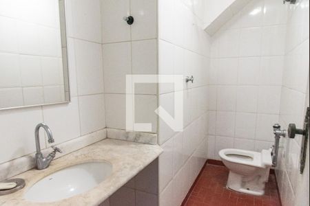 Casa à venda com 440m², 5 quartos e 2 vagasBanheiro da piscina