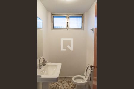 Casa à venda com 440m², 5 quartos e 2 vagasLavabo