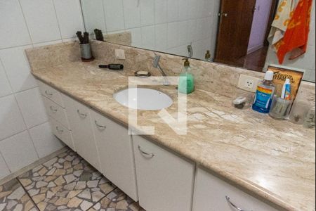 Casa à venda com 440m², 5 quartos e 2 vagasBanheiro da suíte 1