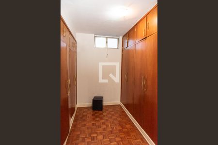 Casa à venda com 440m², 5 quartos e 2 vagasCloset da suíte 1