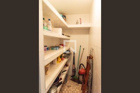 Casa à venda com 440m², 5 quartos e 2 vagasÁrea de serviço