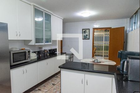 Casa à venda com 440m², 5 quartos e 2 vagasCozinha