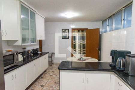 Casa à venda com 440m², 5 quartos e 2 vagasCozinha