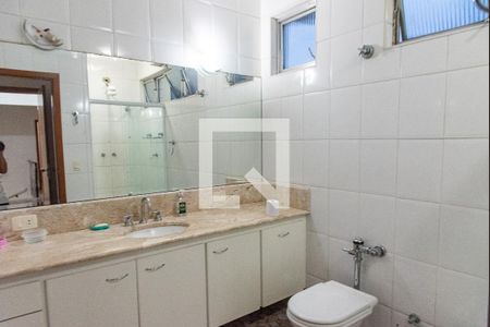 Casa à venda com 440m², 5 quartos e 2 vagasBanheiro da suíte 2