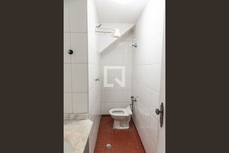 Casa à venda com 440m², 5 quartos e 2 vagasBanheiro da piscina