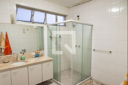 Casa à venda com 440m², 5 quartos e 2 vagasBanheiro da suíte 1