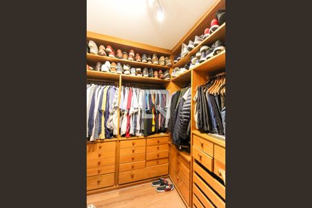 Apartamento à venda com 167m², 3 quartos e 2 vagasCloset Da Suíte 1