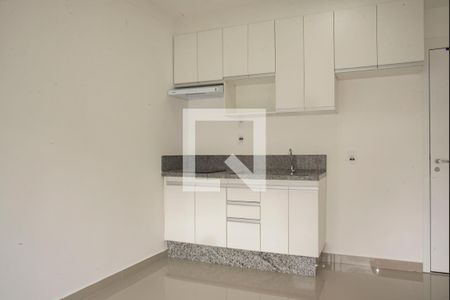 Sala/cozinha de apartamento para alugar com 1 quarto, 30m² em São Judas, São Paulo