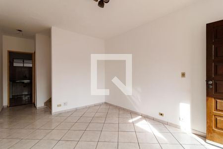 Sala de casa para alugar com 2 quartos, 80m² em Jardim Santa Rosa, Taboão da Serra