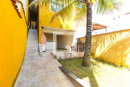 Casa para alugar com 130m², 2 quartos e sem vagaQuintal