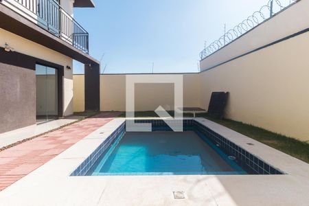 Casa para alugar com 300m², 3 quartos e 5 vagasPiscina/Quintal dos Fundos