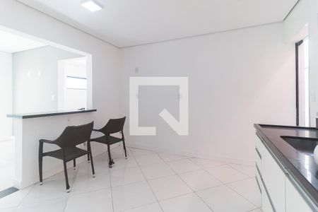 Casa para alugar com 300m², 3 quartos e 5 vagasCozinha