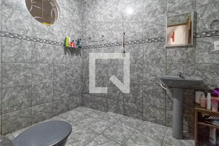 Casa à venda com 244m², 3 quartos e 2 vagas Casa à venda com 244m², 3 quartos e 2 vagasCasa 1 - Banheiro social