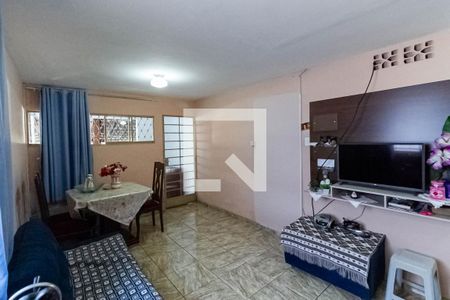 Casa à venda com 244m², 3 quartos e 2 vagas Casa à venda com 244m², 3 quartos e 2 vagasCasa 2 - Sala
