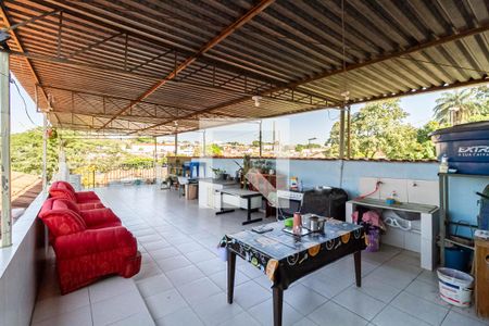 Casa à venda com 244m², 3 quartos e 2 vagas Casa à venda com 244m², 3 quartos e 2 vagasTerraço