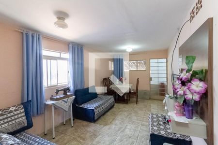 Casa à venda com 244m², 3 quartos e 2 vagas Casa à venda com 244m², 3 quartos e 2 vagasCasa 2 - Sala