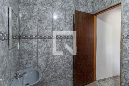 Casa à venda com 244m², 3 quartos e 2 vagas Casa à venda com 244m², 3 quartos e 2 vagasCasa 1 - Banheiro social