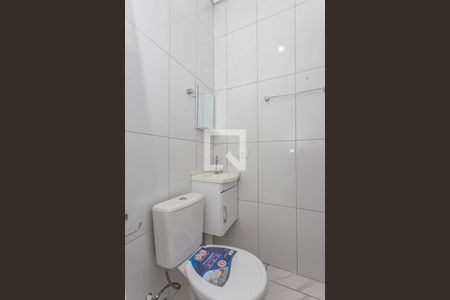 Banheiro de casa para alugar com 1 quarto, 25m² em Liberdade, São Paulo