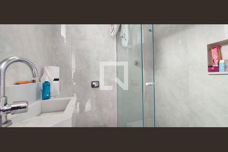 Casa à venda com 370m², 3 quartos e 3 vagasBanheiro Quarto 2 suíte