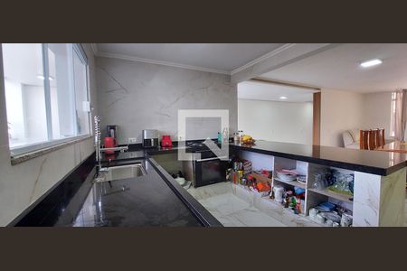 Casa à venda com 370m², 3 quartos e 3 vagasCozinha