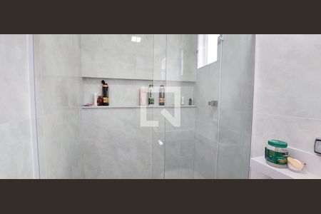 Casa à venda com 370m², 3 quartos e 3 vagasBanheiro Quarto 1 suíte