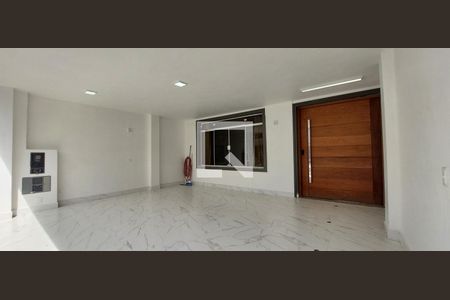 Casa à venda com 370m², 3 quartos e 3 vagasGaragem