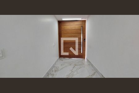 Casa à venda com 370m², 3 quartos e 3 vagasHall de entrada