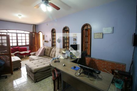 Sala de casa para alugar com 3 quartos, 450m² em Limoeiro, São Paulo