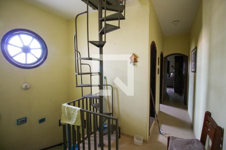 Casa à venda com 450m², 3 quartos e 6 vagasCorredor