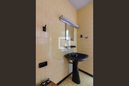 Casa para alugar com 218m², 3 quartos e 3 vagas Casa para alugar com 218m², 3 quartos e 3 vagasBanheiro 2