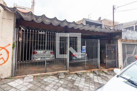 Casa para alugar com 218m², 3 quartos e 3 vagas Casa para alugar com 218m², 3 quartos e 3 vagasFachada