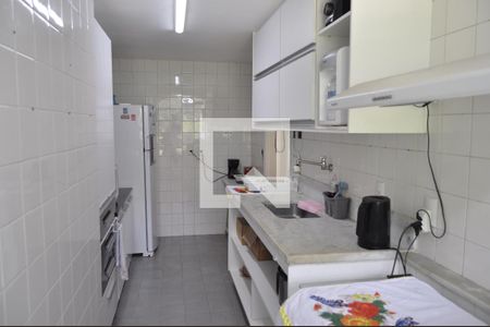 Apartamento à venda com 76m², 2 quartos e 1 vagaCozinha 