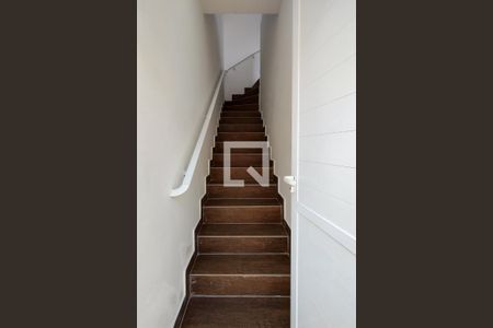 Casa de condomínio para alugar com 50m², 2 quartos e 1 vagaEscada