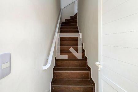 Casa de condomínio para alugar com 50m², 2 quartos e 1 vagaEscada