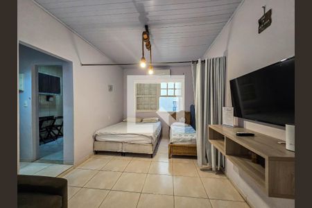 Sala/Quarto de casa para alugar com 1 quarto, 50m² em Vila Alzira, Guarujá