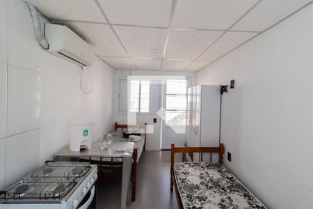 Sala/Cozinha/Quarto de casa de condomínio à venda com 1 quarto, 14m² em São Luís, Canoas