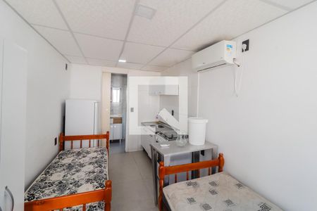 Sala/Cozinha/Quarto de casa de condomínio à venda com 1 quarto, 14m² em São Luís, Canoas