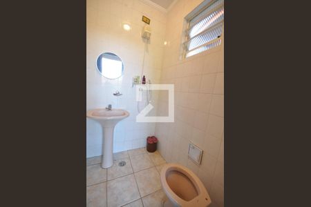 Casa à venda com 648m², 3 quartos e 4 vagasBanheiro de Serviço